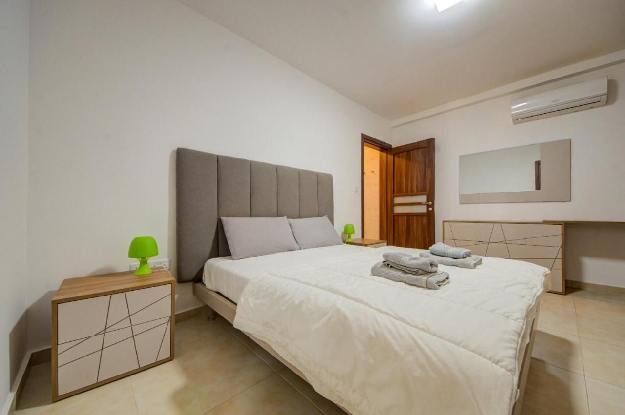 Point G&V Apartment Sea Front Bugibba St. Paul's Bay Exterior foto